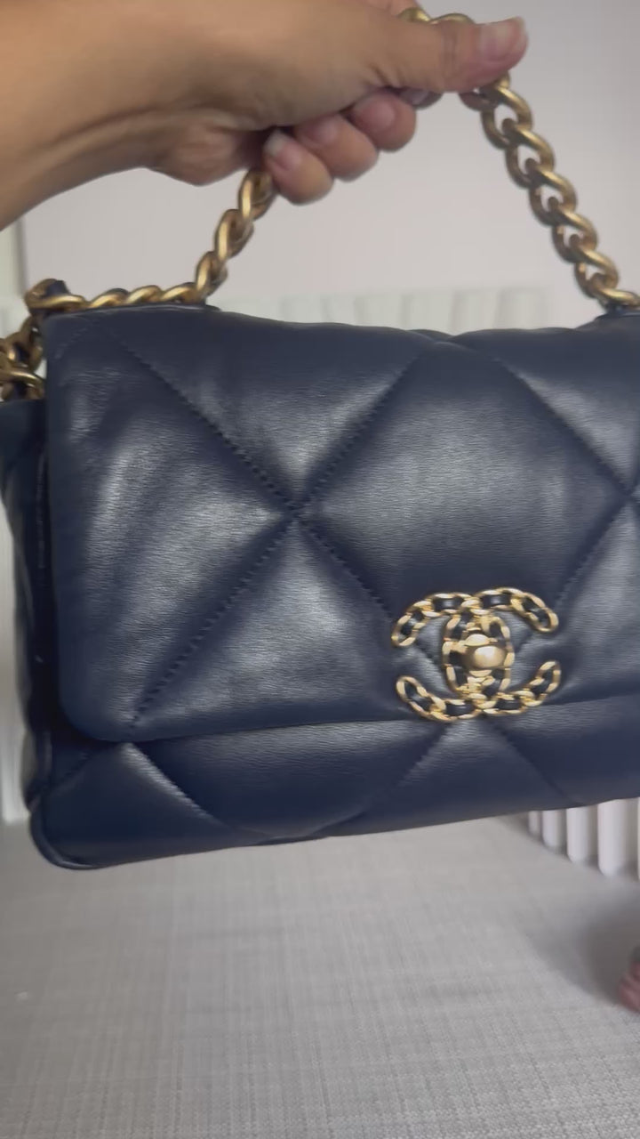 CHANEL 19 Size SMALL 26 cms series 31 Navy Lambskin Mixed Hardware Flap Bag with top handle