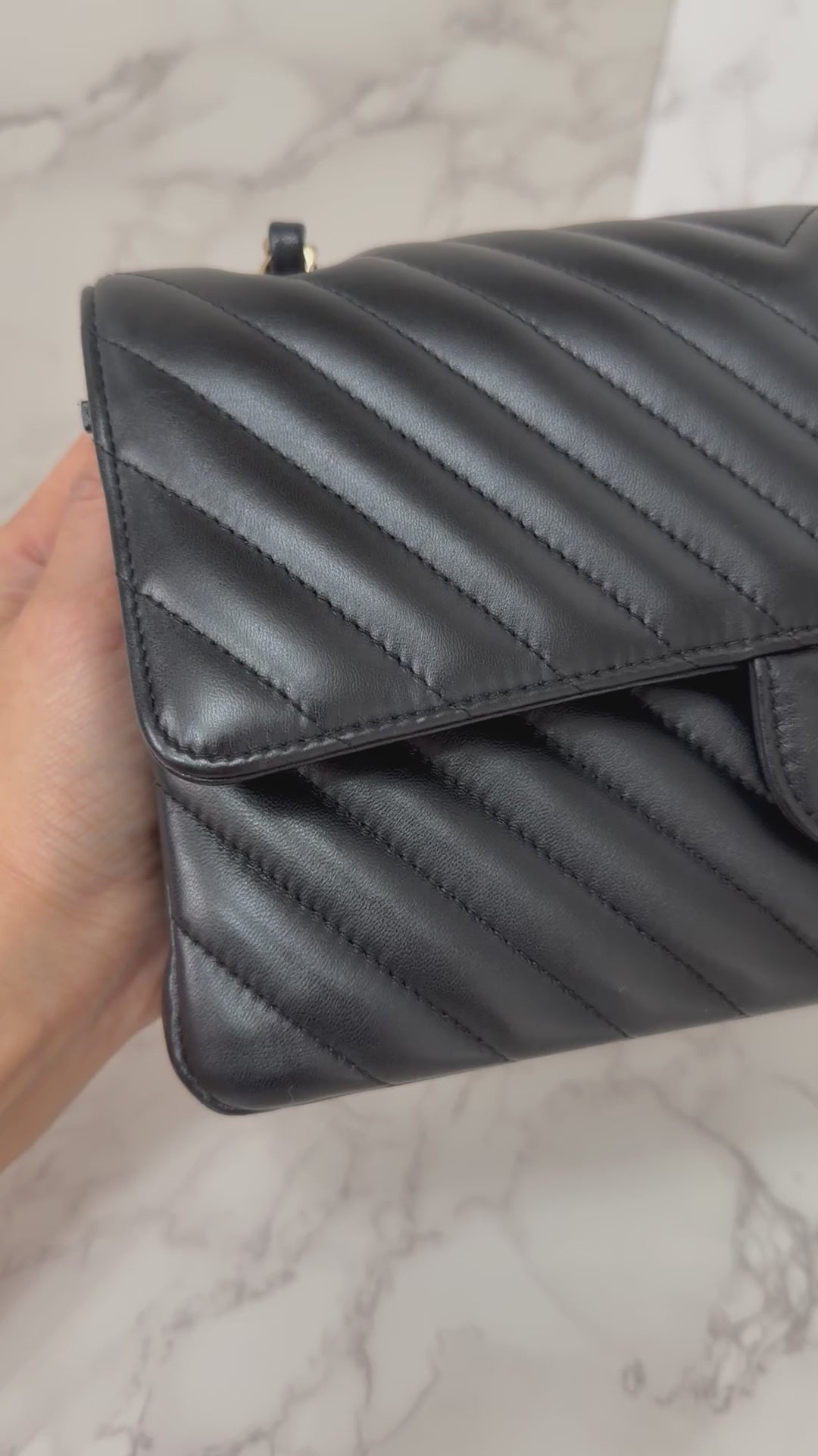 CHANEL series 29 2019 Black Lambskin Chevron LGHW Medium Timeless Classic Double Flap Bag