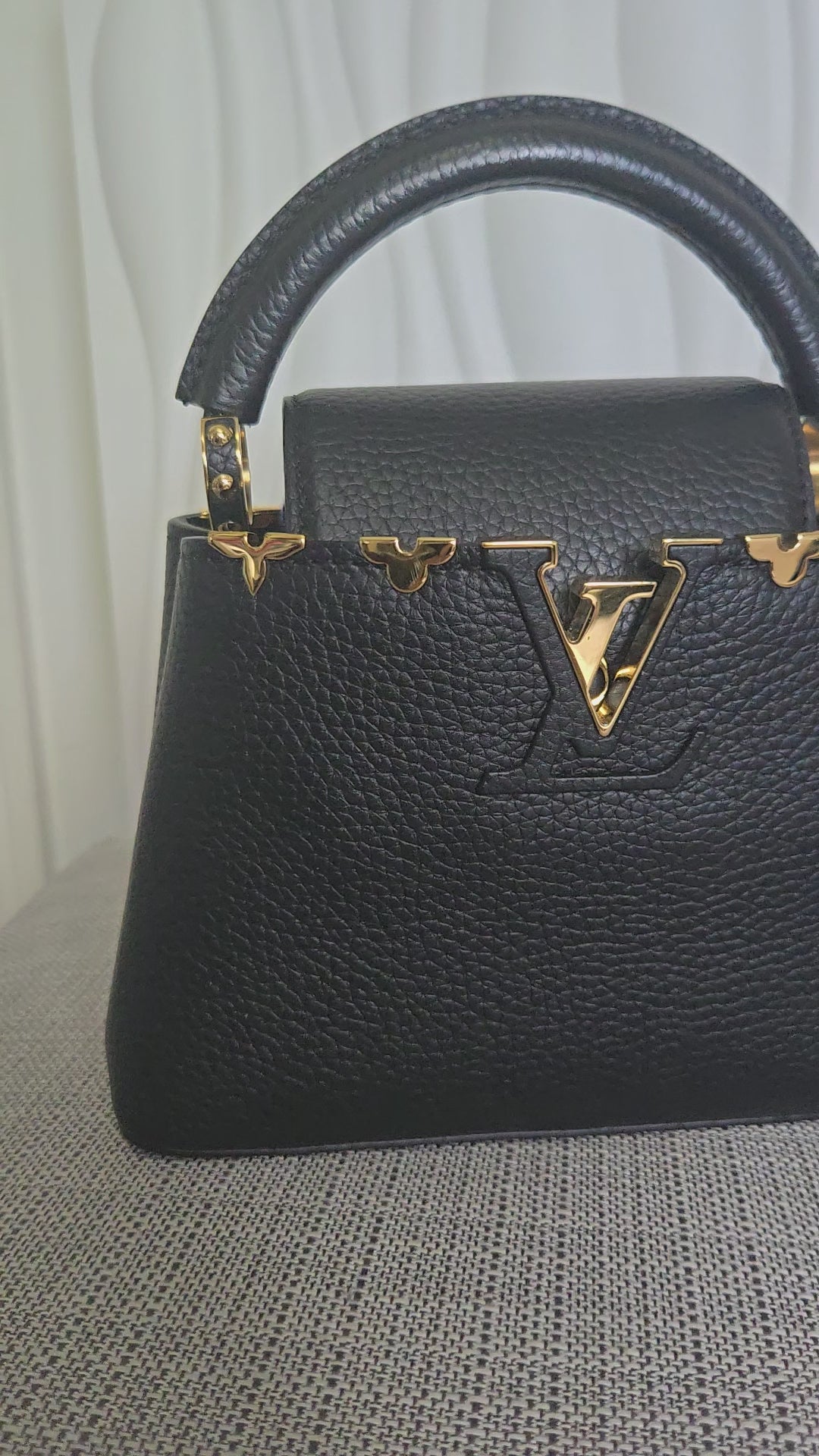 LOUIS VUITTON LV Capucines Mini Flower Crown Line in Black Taurillon Leather with detachable strap 2023