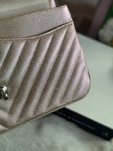 Load image into Gallery viewer, Chanel series 24 17B 2017 Fall/Winter collection Rose Gold Chevron Caviar Medium ML Timeless Classic Double Flap Bag with SHW
