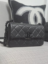 Load image into Gallery viewer, Chanel series 31 21C 2021 Cruise Collection My Everything Black Caviar So Black Hardware Seasonal Flap Bag
