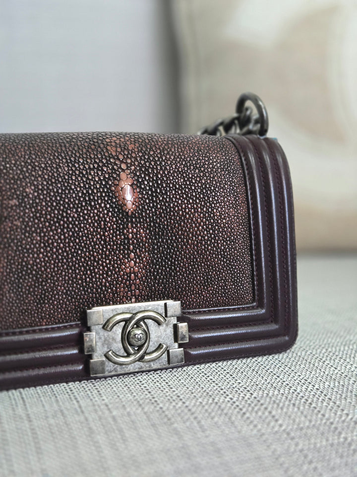 Chanel series 21 2015 Burgundy Lambskin Stingray Le Boy Flap Bag with RHW size Small