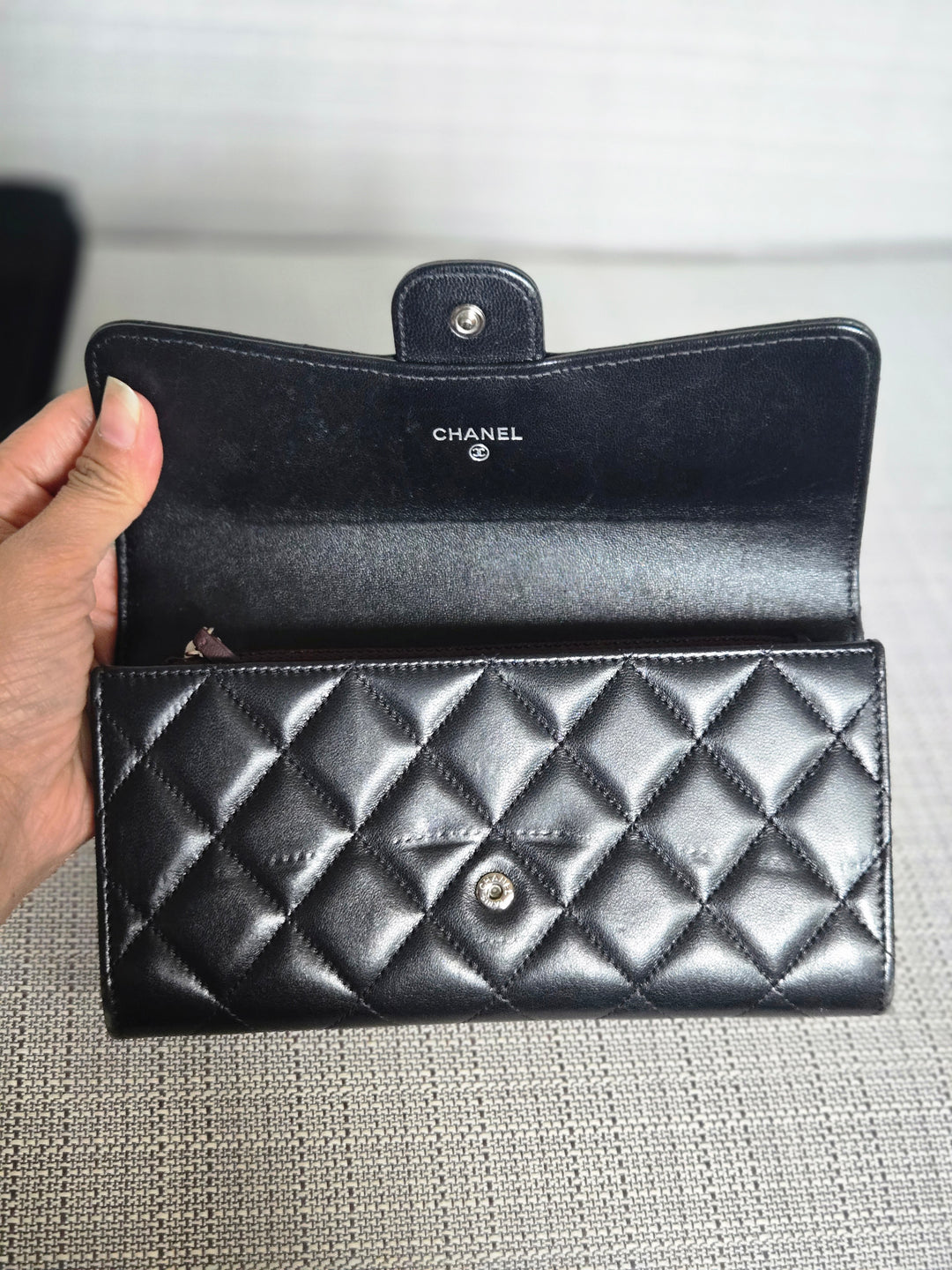 Chanel series 24 Black Lambskin SHW Full size Sarah Wallet