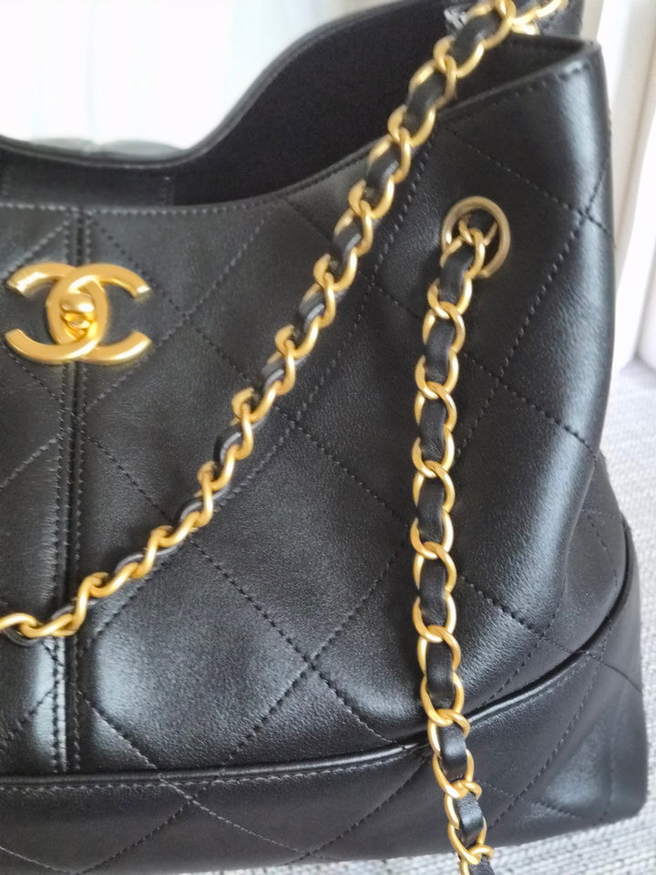 CHANEL 25A collection 2025 Black All Leather Calf skin Hobo Bag size Small