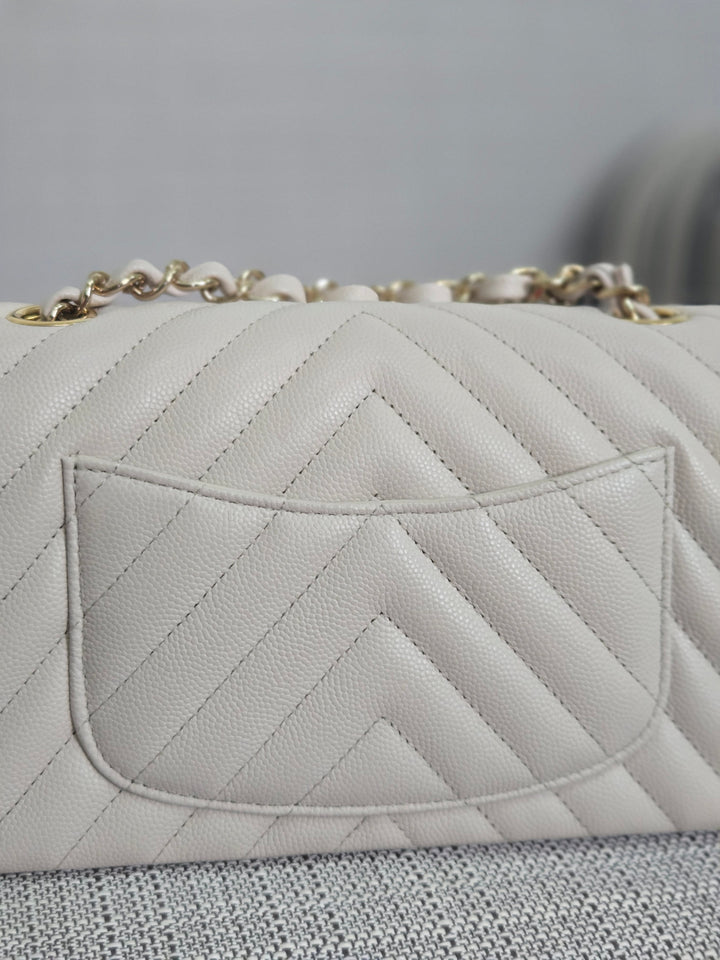 Chanel series 26 18B 2018 Fall/Winter Collection Ivory caviar Chevron Mini Rectangular Flap Bag with Champagne GHW