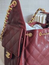 Load image into Gallery viewer, CHANEL 25 Size SMALL 25A 2025 Metiers d&#39;art Collection BURGUNDY caviar aged GHW Hobo Bag
