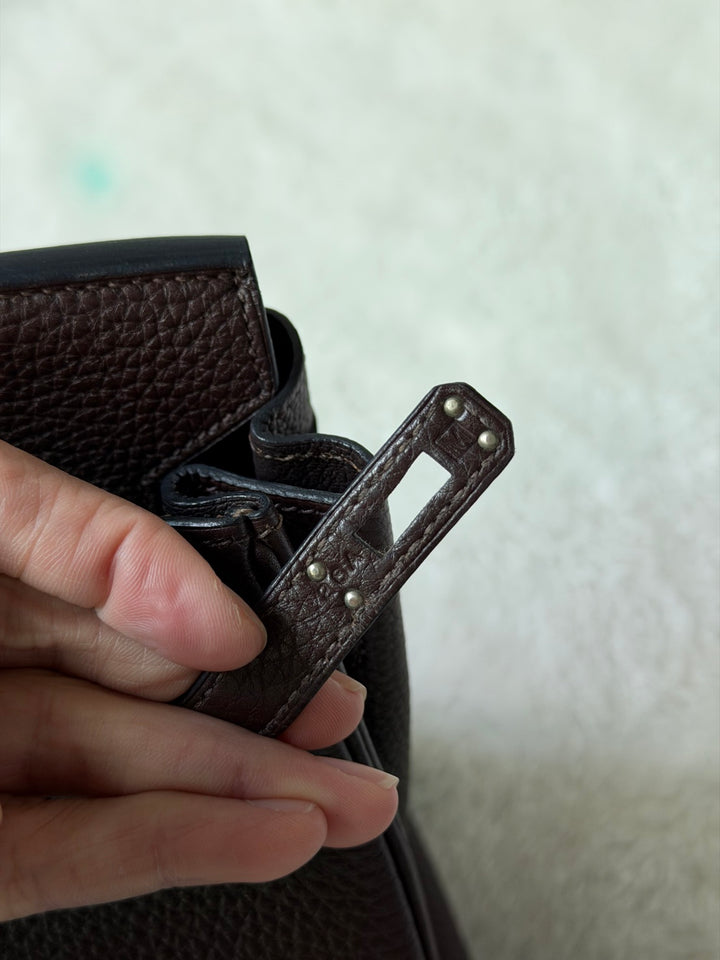 HERMES Cacao Togo Leather PHW Birkin 25 Stamp M in sq