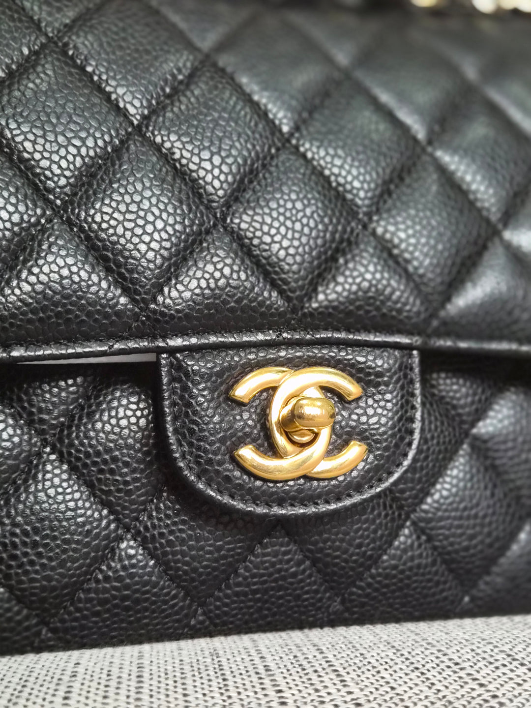 CHANEL series 19 2014 Black caviar GHW 11.12 Medium ML Timeless Classic Double Flap Bag