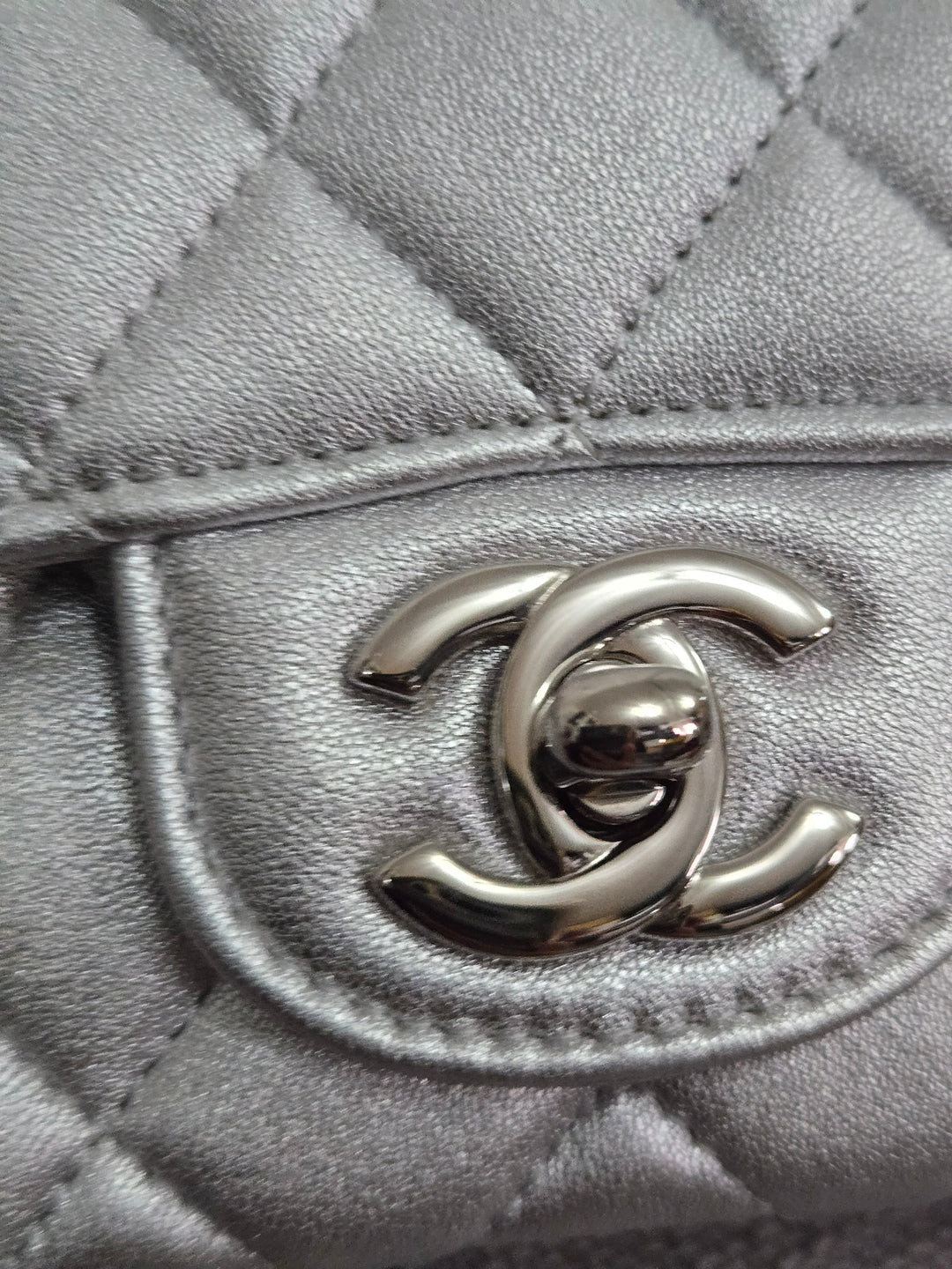 Chanel Series 31 21P 2021 Pre Spring/Summer Collection Iridescent Silver lambskin SHW Square Mini Flap Bag