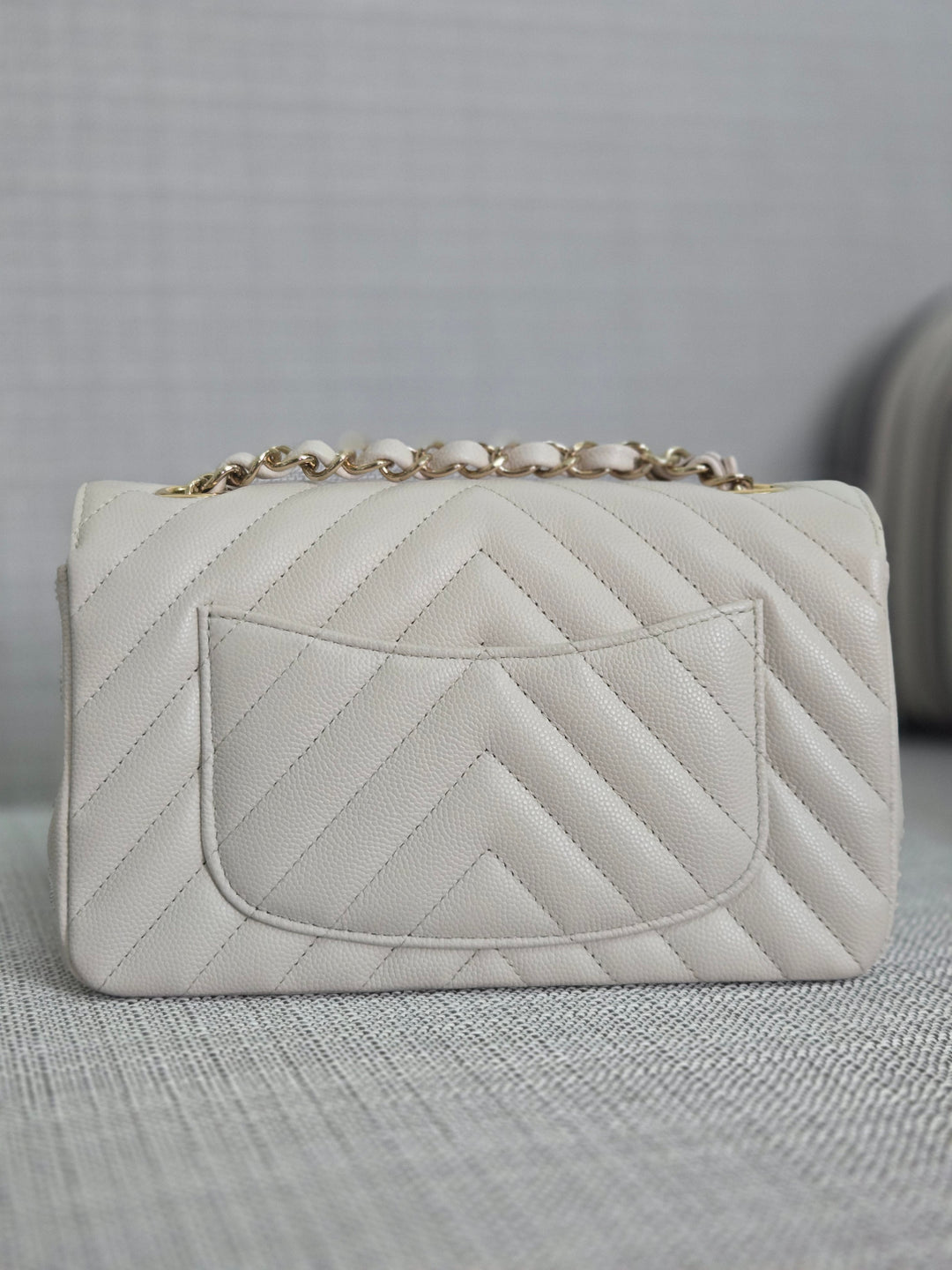 Chanel series 26 18B 2018 Fall/Winter Collection Ivory caviar Chevron Mini Rectangular Flap Bag with Champagne GHW
