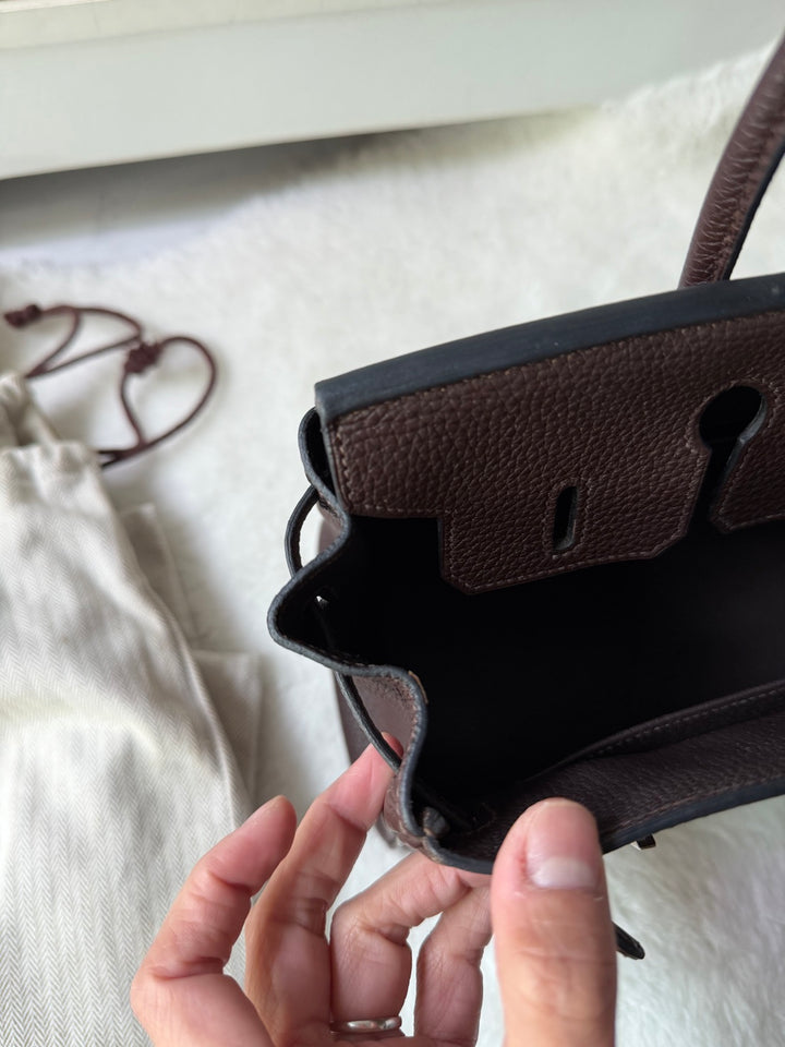 HERMES Cacao Togo Leather PHW Birkin 25 Stamp M in sq