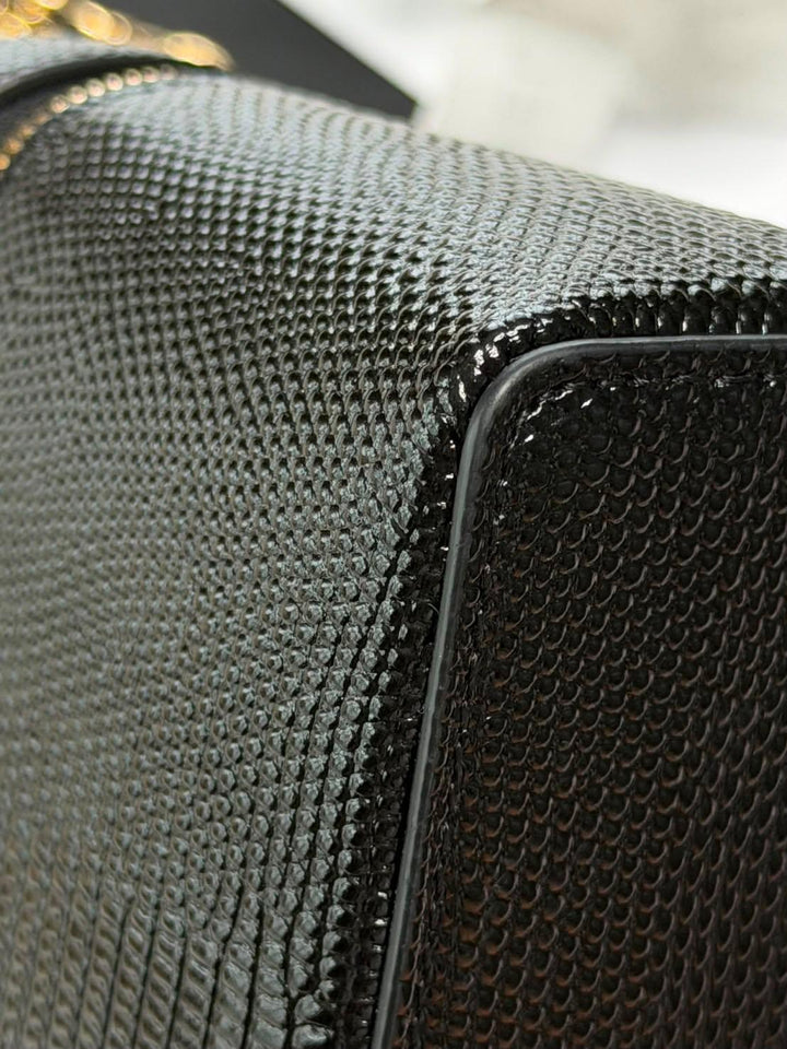 CHANEL 26A Lizard Embossed Black Calf Skin LGHW LP Long Vanity Small 19 cms 2026