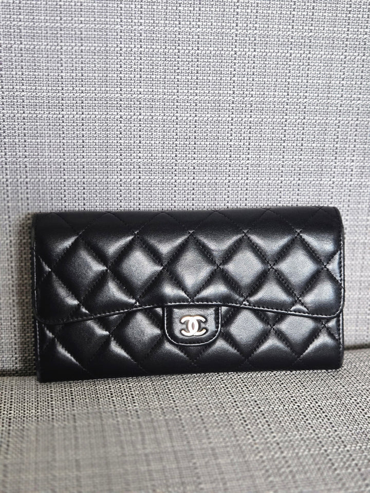 Chanel series 24 Black Lambskin SHW Full size Sarah Wallet
