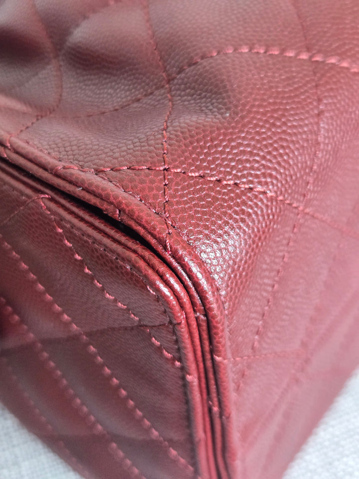 CHANEL 25 size SMALL from 25A 2025 Metiers d'art Collection BURGUNDY caviar aged GHW Hobo Bag