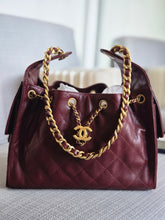 Load image into Gallery viewer, CHANEL 25 Size SMALL 25A 2025 Metiers d&#39;art Collection BURGUNDY caviar aged GHW Hobo Bag
