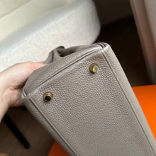 Load image into Gallery viewer, Hermes Kelly 32 Gris A Togo Leather GHW stamp C (2018)
