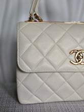 Load image into Gallery viewer, CHANEL 2022 22B Collection White Lambskin Rose Gold Hardware Trendy CC Flap Bag Size Small
