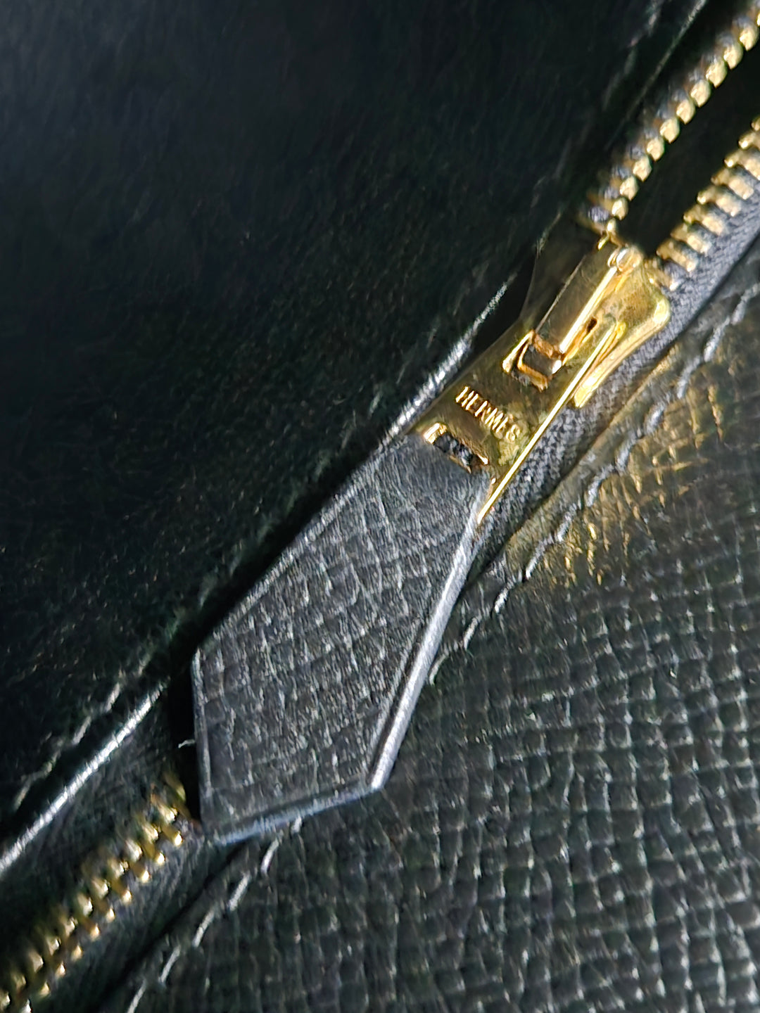 Hermes Noir/Black Epsom Leather GHW Kelly 28 stamp N 2010