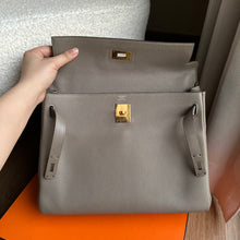 Load image into Gallery viewer, Hermes Kelly 32 Gris A Togo Leather GHW stamp C (2018)
