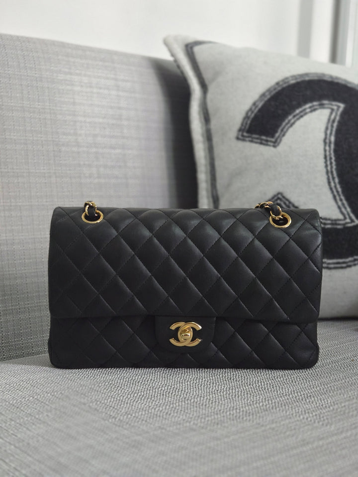 Chanel series 16 2012 Black Lambskin Medium ML Timeless Classic Double Flap Bag with GHW