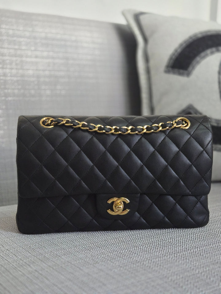 Chanel series 16 2012 Black Lambskin Medium ML Timeless Classic Double Flap Bag with GHW