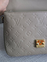 Load image into Gallery viewer, Louis Vuitton LV Pochette Metis Turtledove/Dune Emprinted Leather
