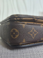 Load image into Gallery viewer, LOUIS VUITTON LV Pochette Metis Reverse Monogram 2023
