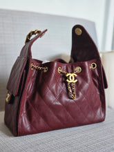 Load image into Gallery viewer, CHANEL 25 Size SMALL 25A 2025 Metiers d&#39;art Collection BURGUNDY caviar aged GHW Hobo Bag
