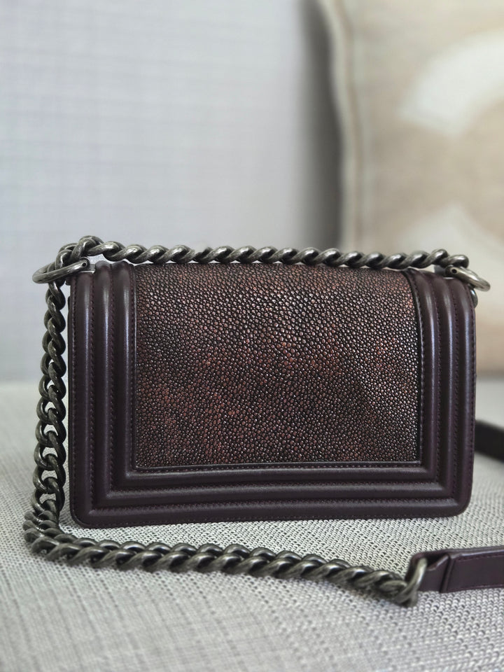Chanel series 21 2015 Burgundy Lambskin Stingray Le Boy Flap Bag with RHW size Small