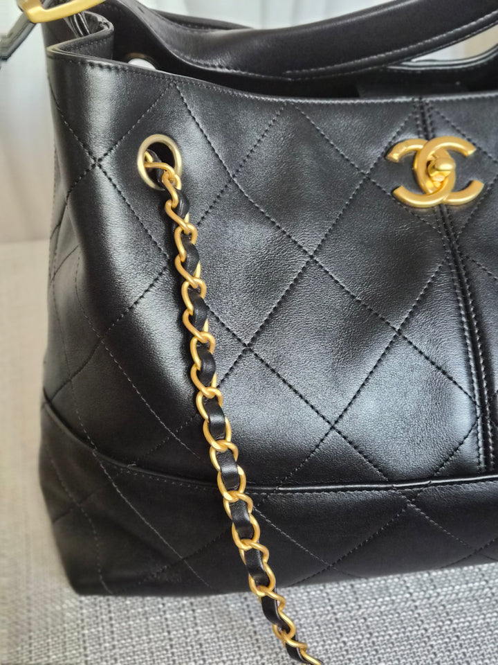 CHANEL 25A collection 2025 Black All Leather Calf skin Hobo Bag size Small