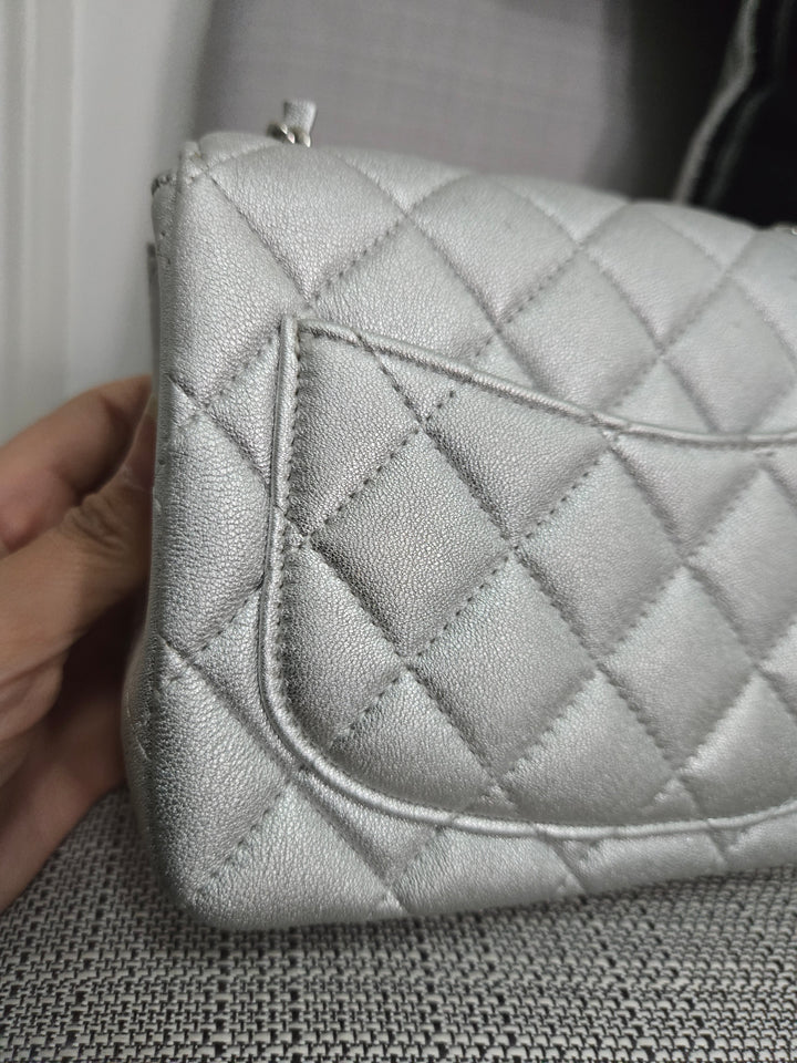 Chanel Series 31 21P 2021 Pre Spring/Summer Collection Iridescent Silver lambskin SHW Square Mini Flap Bag