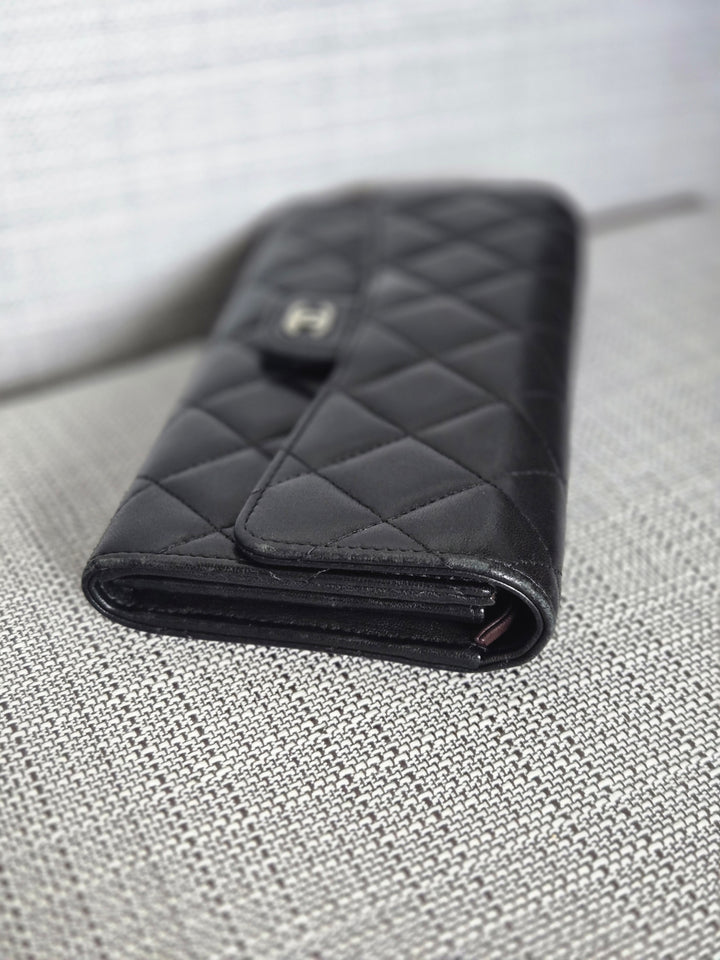 Chanel series 24 Black Lambskin SHW Full size Sarah Wallet