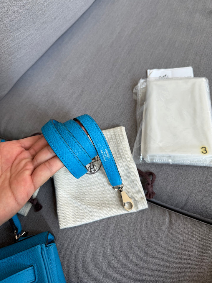 HERMÈS Kelly 25 Bleu Zanzibar B3 Togo Leather PHW stamp A 2018