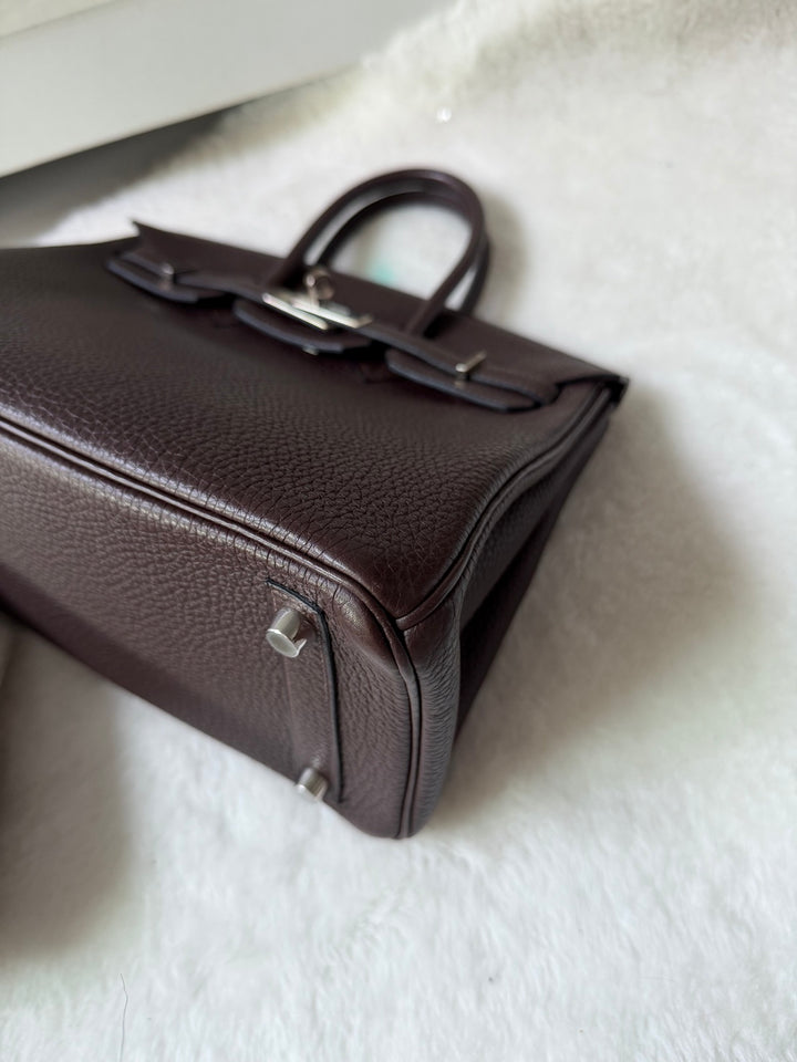 HERMES Cacao Togo Leather PHW Birkin 25 Stamp M in sq
