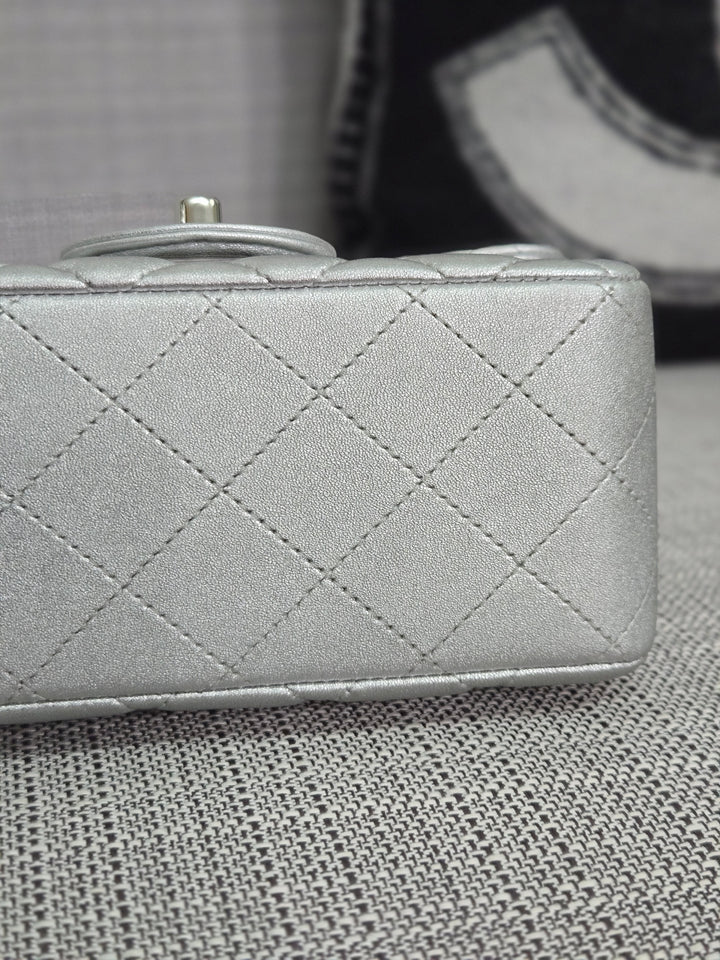 Chanel Series 31 21P 2021 Pre Spring/Summer Collection Iridescent Silver lambskin SHW Square Mini Flap Bag