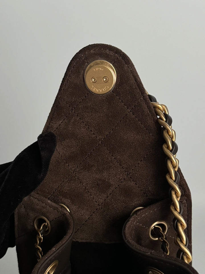 CHANEL 26C 2025/2026 Brown Suede Leather Aged GHW 25 Hobo Bag size Small