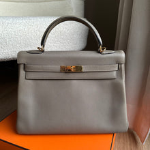 Load image into Gallery viewer, Hermes Kelly 32 Gris A Togo Leather GHW stamp C (2018)
