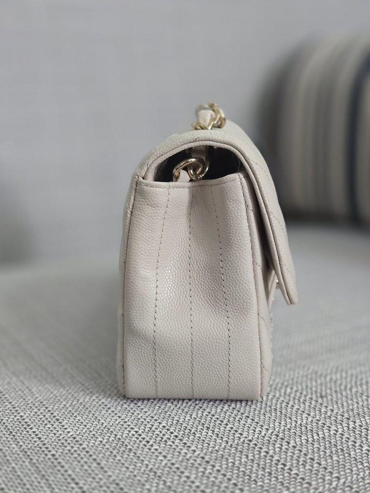 Chanel series 26 18B 2018 Fall/Winter Collection Ivory caviar Chevron Mini Rectangular Flap Bag with Champagne GHW
