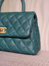 Load image into Gallery viewer, CHANEL series 27 2018 Teal caviar aged GHW SMALL coco handle flap bag with detachable strap
