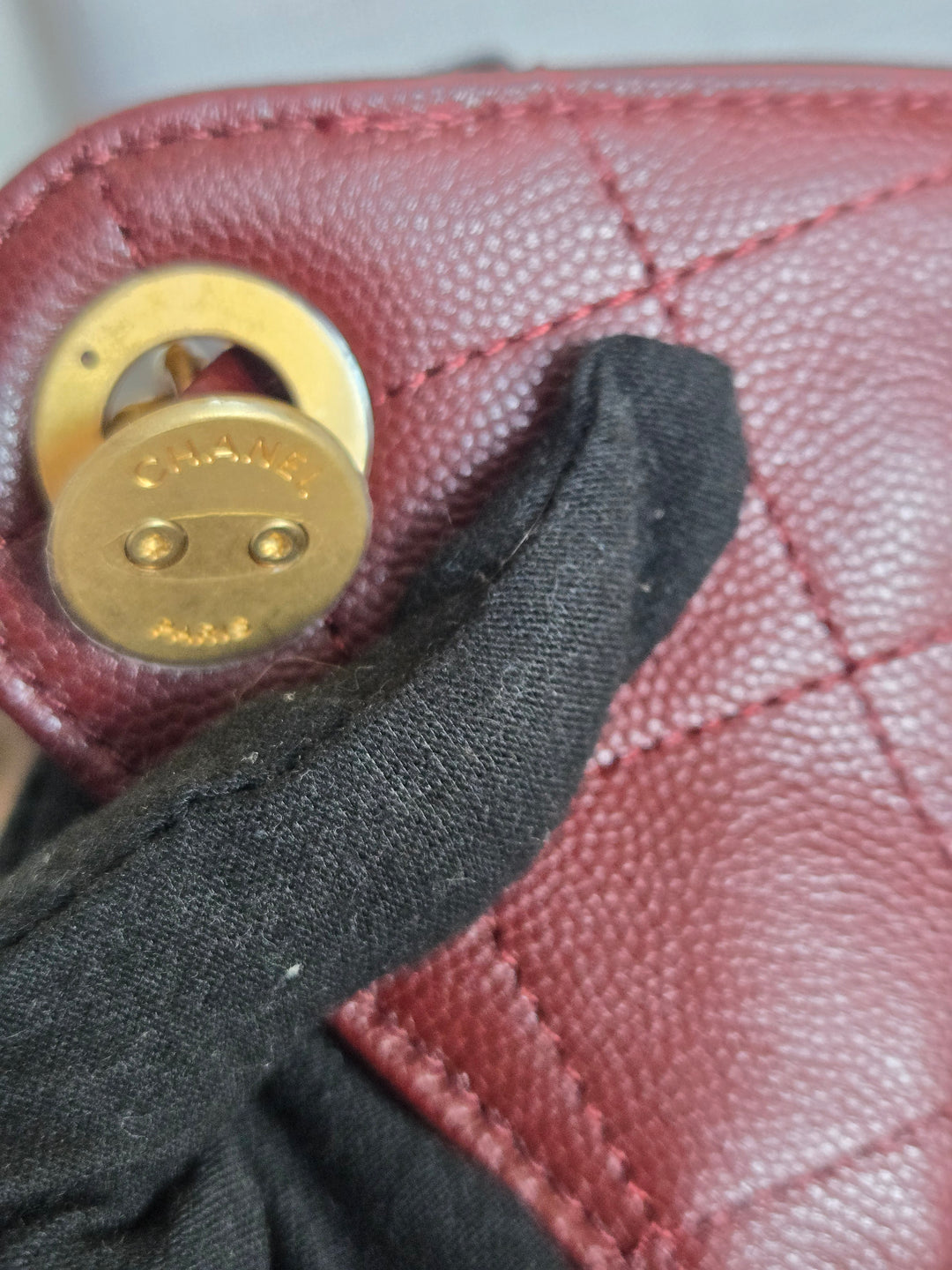 CHANEL 25 size SMALL from 25A 2025 Metiers d'art Collection BURGUNDY caviar aged GHW Hobo Bag