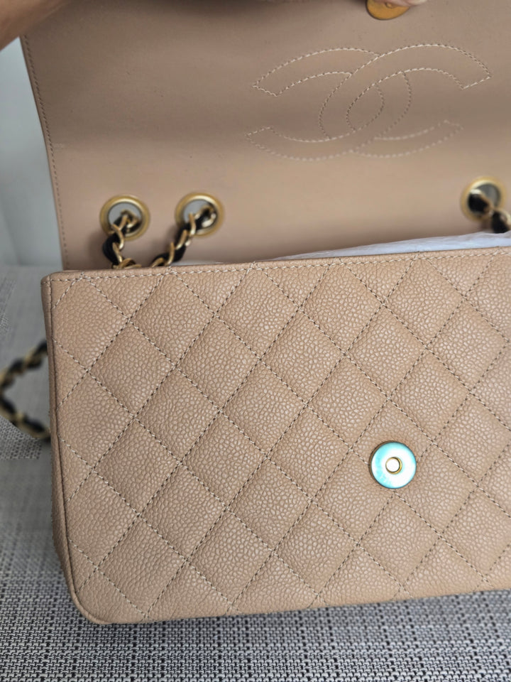 CHANEL Beige & Black Filigree Aged GHW Magnetic Closure Flap Bag size Medium 10 inches