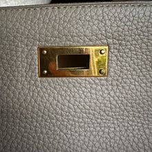 Load image into Gallery viewer, Hermes Kelly 32 Gris A Togo Leather GHW stamp C (2018)
