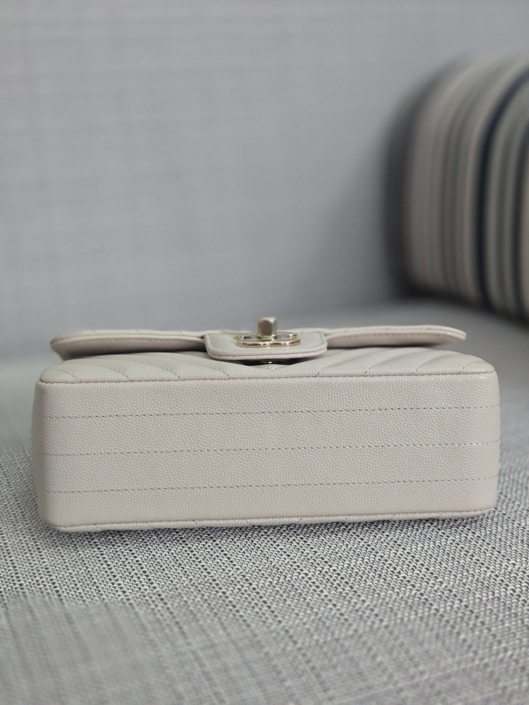 Chanel series 26 18B 2018 Fall/Winter Collection Ivory caviar Chevron Mini Rectangular Flap Bag with Champagne GHW