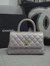 Load image into Gallery viewer, Chanel 22P 2022 Pre Spring/Summer Collection Iridescent Pink Caviar GHW Coco Handle Flap Bag size Small with Detachable Shoulder strap
