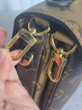 Load image into Gallery viewer, LOUIS VUITTON LV Pochette Metis Reverse Monogram 2023
