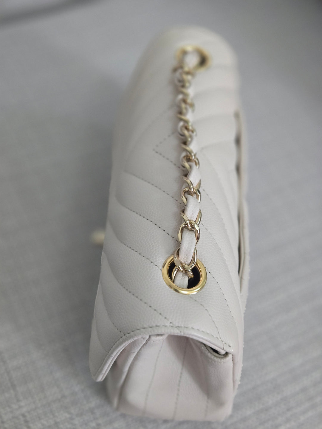 Chanel series 26 18B 2018 Fall/Winter Collection Ivory caviar Chevron Mini Rectangular Flap Bag with Champagne GHW