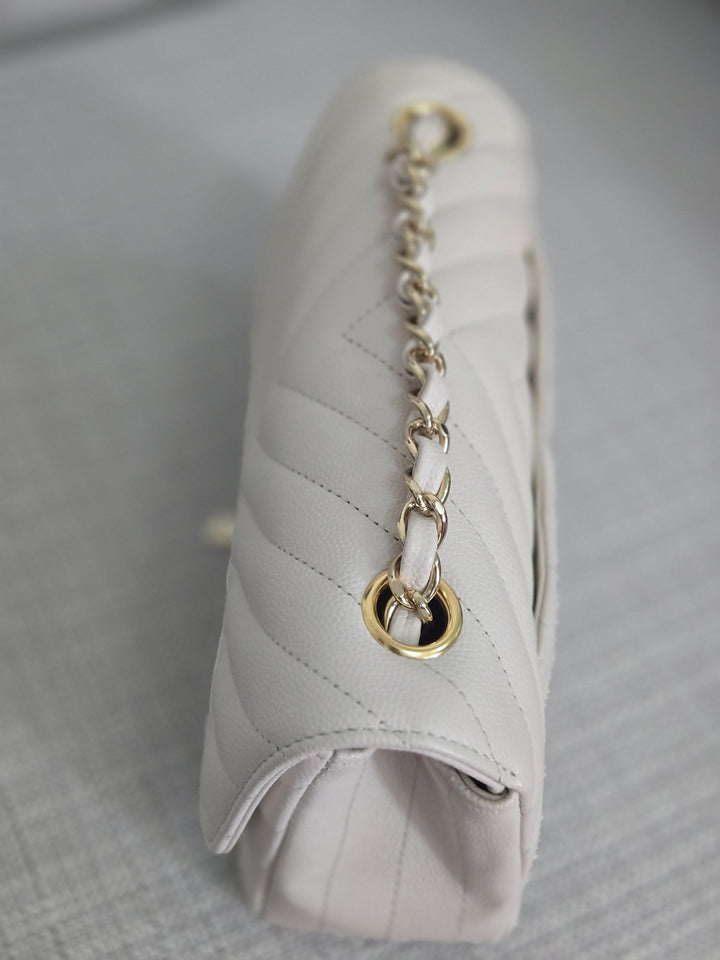 Chanel series 26 18B 2018 Fall/Winter Collection Ivory caviar Chevron Mini Rectangular Flap Bag with Champagne GHW