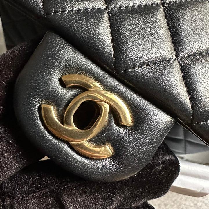 CHANEL Black Lambskin LGHW Mini Rectangular Flap Bag