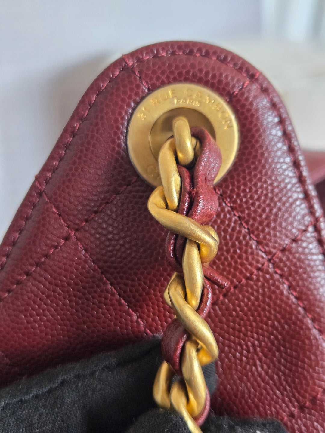 CHANEL 25 size SMALL from 25A 2025 Metiers d'art Collection BURGUNDY caviar aged GHW Hobo Bag