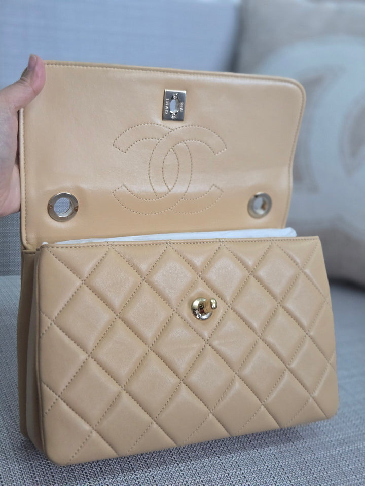 Chanel series 26 2018 Beige Lambskin Trendy CC Flap Bag with Top Handle Size Small with Champagne GHW and detachable Shoulder strap